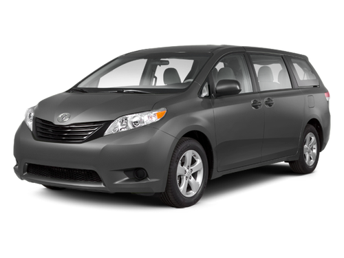 2013 Toyota Sienna XLE 8 Passenger