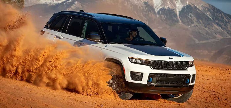 2024 Jeep Grand Cherokee Trailhawk 4xe near Edison NJ