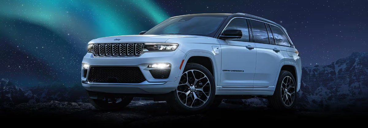 Discover the Exquisite Interior of the 2024 Jeep Grand Cherokee 4xe near Edison NJ | Sansone Jeep