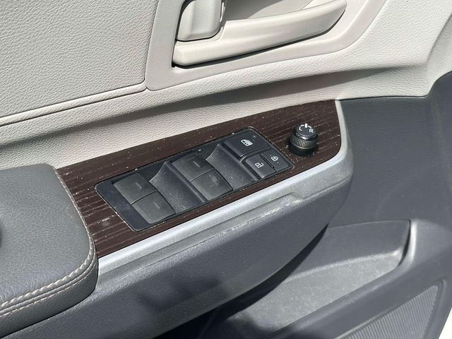 2022 Toyota Sienna LE 8 Passenger