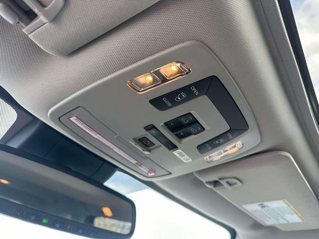 2022 Toyota Sienna LE 8 Passenger
