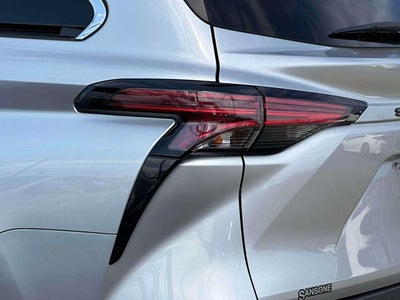 2022 Toyota Sienna LE 8 Passenger