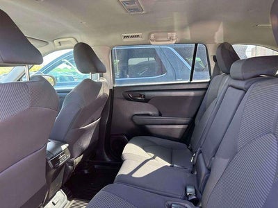 2022 Toyota Highlander LE