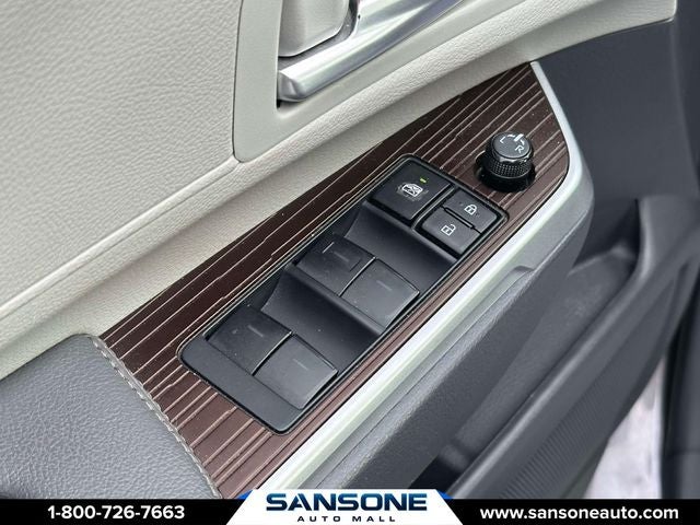 2024 Toyota Sienna XLE 8 Passenger