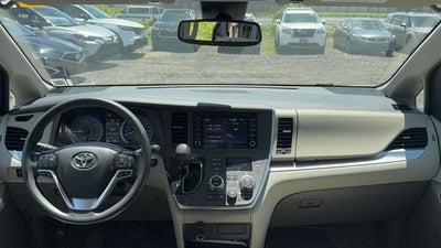 2020 Toyota Sienna LE 7 Passenger