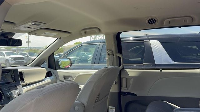 2020 Toyota Sienna LE 7 Passenger
