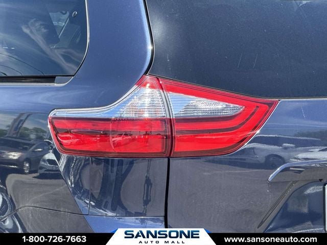 2020 Toyota Sienna LE 7 Passenger