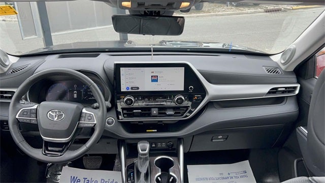 2024 Toyota Highlander Platinum