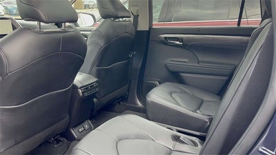 2024 Toyota Highlander Platinum