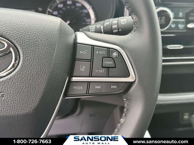 2025 Toyota Highlander LE