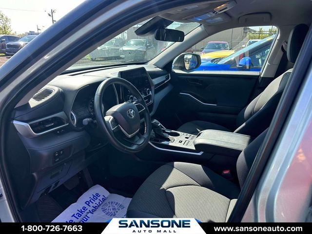 2024 Toyota Highlander LE