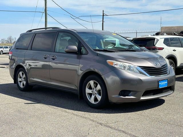 2014 Toyota Sienna LE