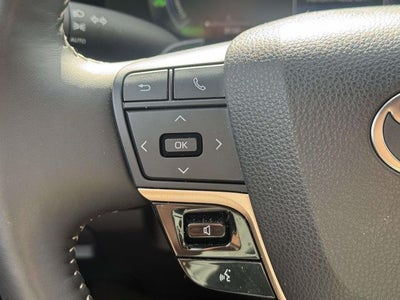 2025 Toyota Crown Signia XLE