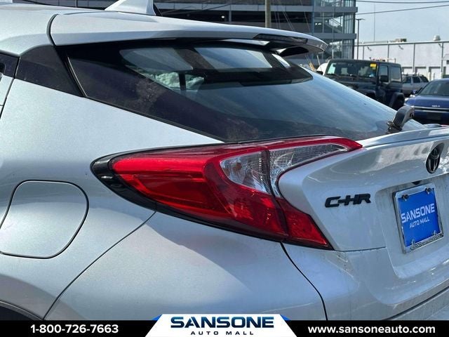 2022 Toyota C-HR XLE