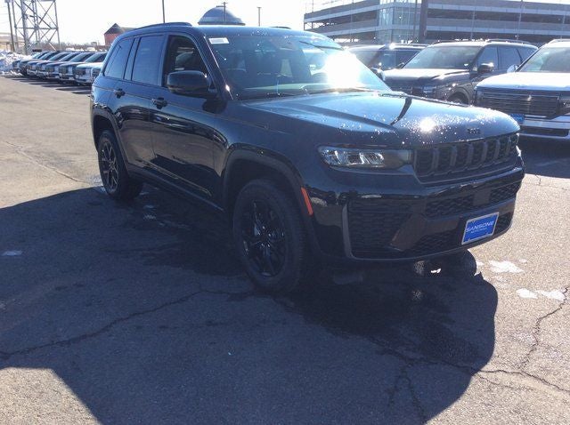 2026 Jeep Grand Cherokee GRAND CHEROKEE LAREDO ALTITUDE 4X4