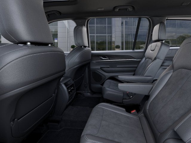 2027 Jeep Grand Cherokee GRAND CHEROKEE L LAREDO ALTITUDE 4X4