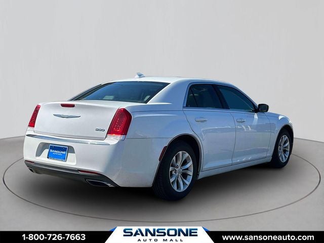 2016 Chrysler 300 Limited