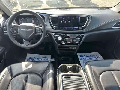 2023 Chrysler Pacifica Hybrid Touring L