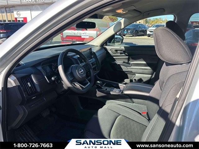 2024 Nissan Pathfinder S