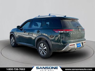 2022 Nissan Pathfinder SL