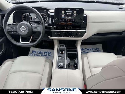 2025 Nissan Pathfinder SL