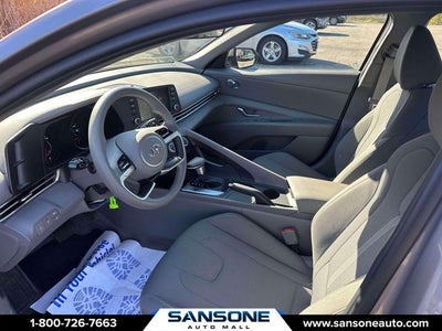 2023 Hyundai Elantra SE