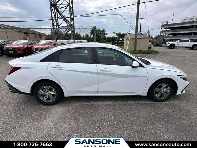 2025 Hyundai Elantra SE