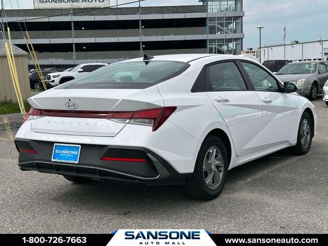 2025 Hyundai Elantra SE