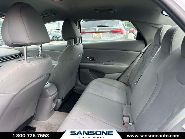 2025 Hyundai Elantra SE