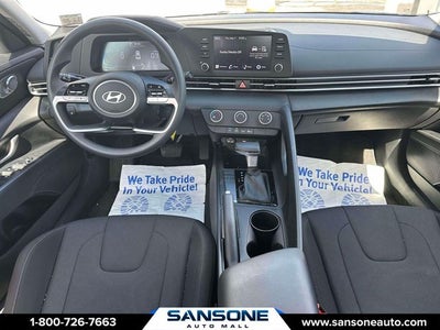 2025 Hyundai Elantra SE