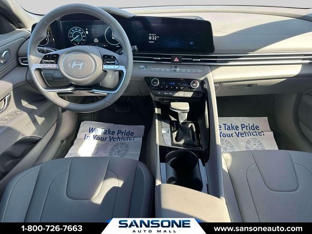 2025 Hyundai Elantra SEL - Photo 11