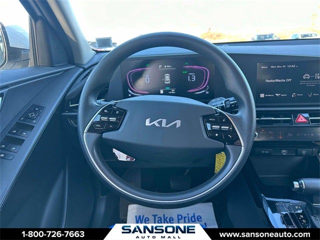 2023 Kia Niro LX