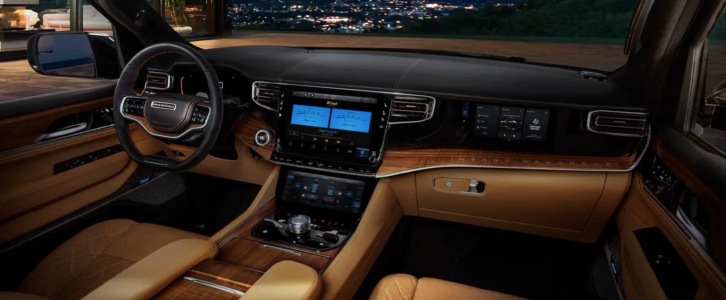 2022 Jeep Wagoneer Premium Interior